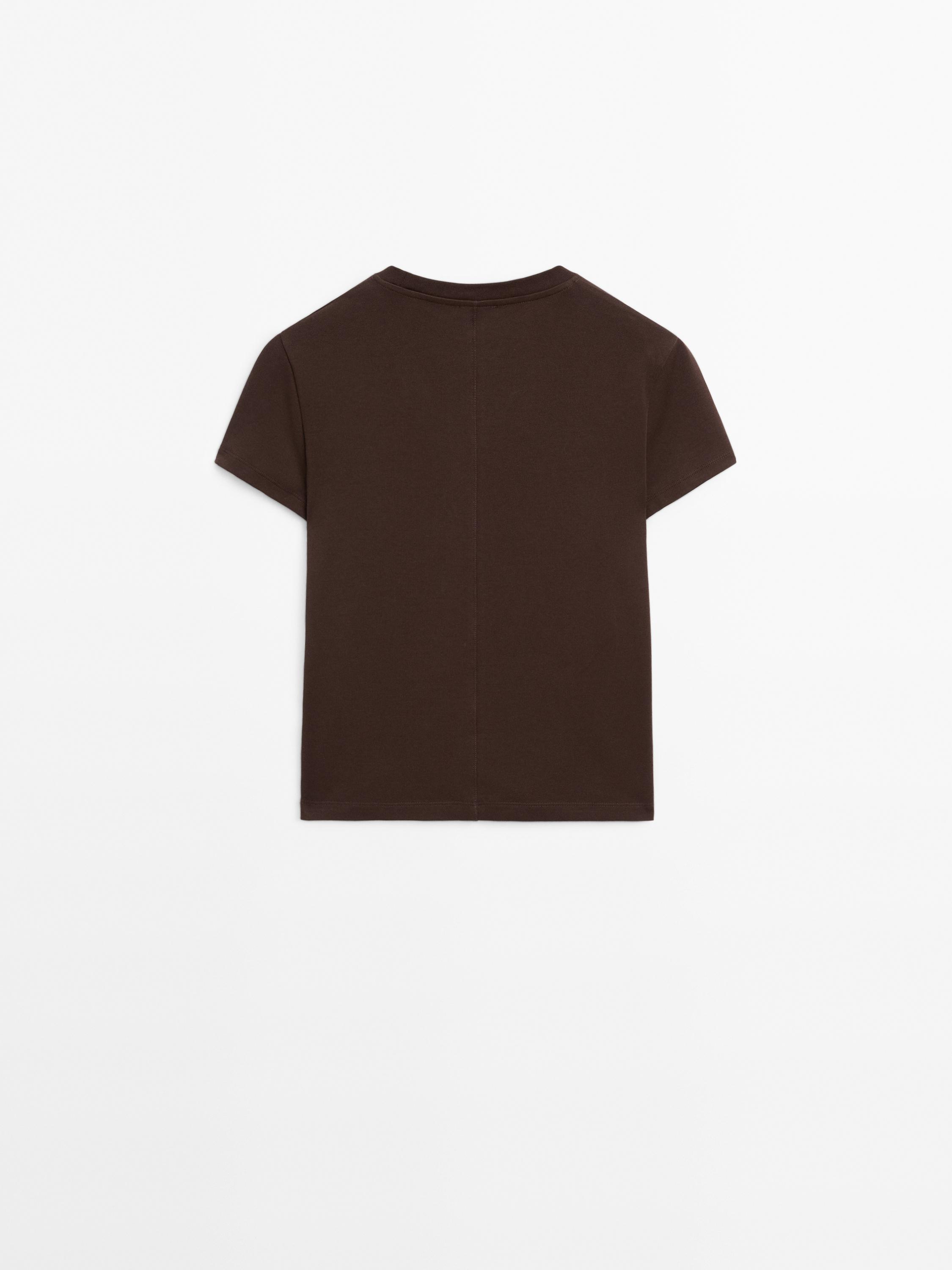 100% cotton T-shirt with seam detail
